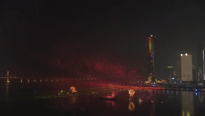 澳门回归祖国20周年的“20”腾空而起