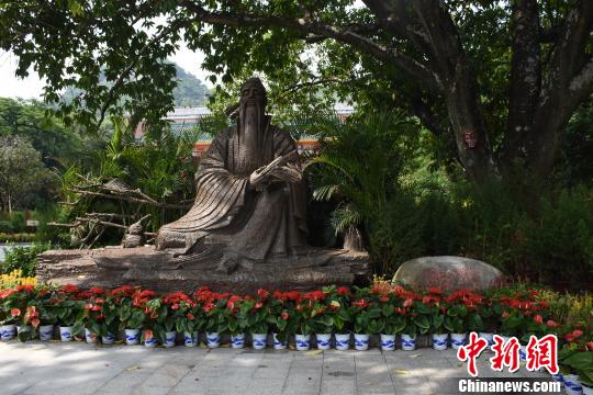 图为座落在中国道教圣地罗浮山上的“葛洪博物馆” 宋秀杰 摄