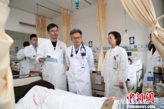 中国专家揭示了自身免疫性肝炎（AIH）患者的肠道菌群特征。　叶佳琪　摄