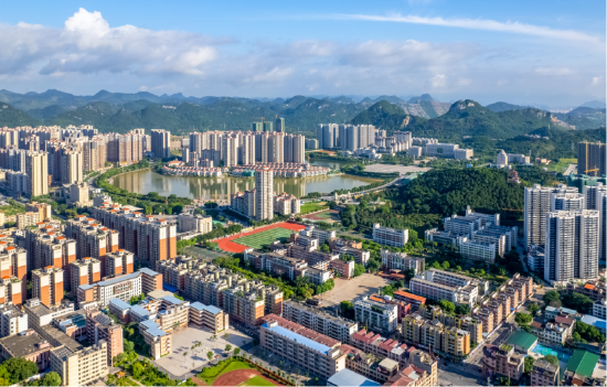 图为英德市城区航拍