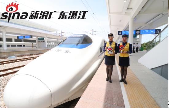 试运行和谐号现场图