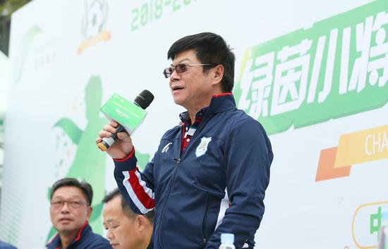 广东省中山市人大常委会副主任、党组副书记冯煜荣宣布开幕