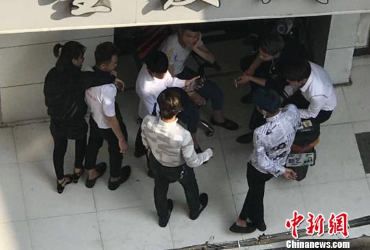 警方远赴三亚调查锁定嫌疑人。 警方供图 摄
