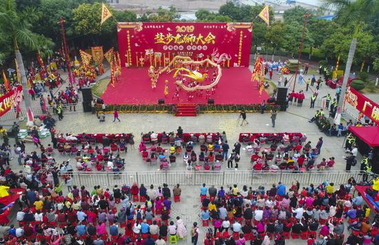 2019年盐步龙狮大会(大沥宣传办供图)
