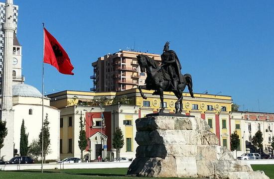 首都地拉那斯坎德培广场