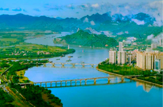 图为英德市城区一角