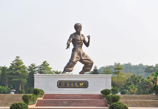 李小龙雕像