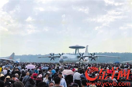 昨日，珠海航展迎来首个公众日，现场人山人海