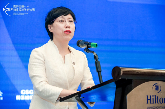南开金融学院代表范小云院长开场致辞