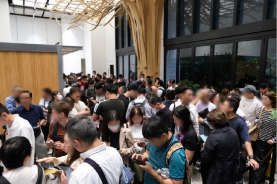 瑧博于上月底以价单形式推出115套，即日售罄。