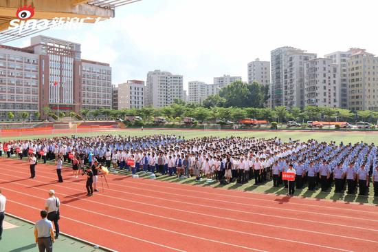 誓师大会现场   陈婷摄