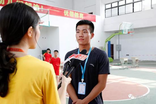 揭东区第三小学体育老师 吴嘉涛