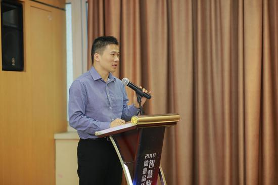 广东省消费者委员会副秘书长黄冠英