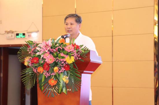 世界顺德联谊总会书画艺术俱乐部（加拿大）会长