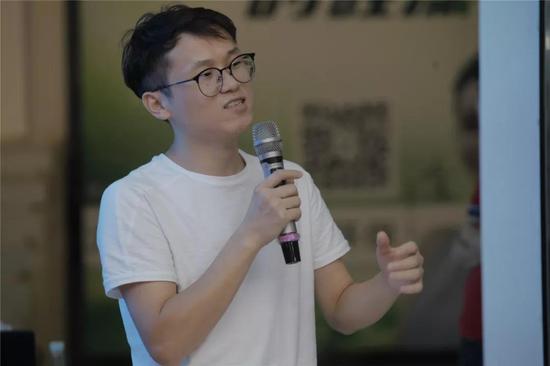 设计师张桥从几年前的一个案例分享起,感谢平台对他的帮助