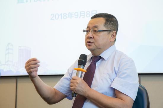中国鼻内镜微创外科奠基者与创始人许庚教授