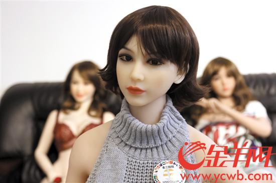 集美貌和人工智能于一体的实体娃娃Lucy