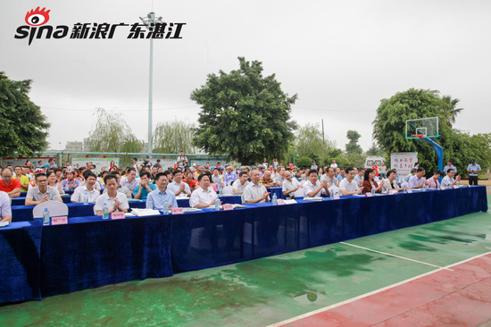 与会人员