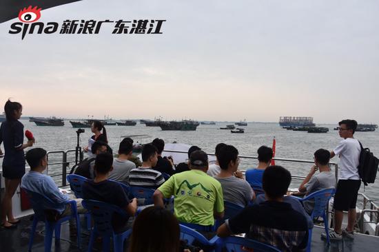 体验钻石旅游线路港湾游的旅游爱好者们