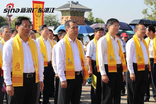 遂溪县委书记余庆创、县长陈政、县人大主任苏琛、县政协主席欧卫出席活动 陈婷 摄