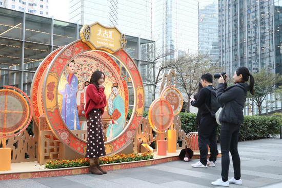 L3空中花园广彩美陈装置