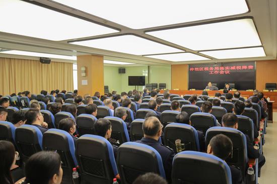 仲恺区税务局减税降费出实招 新政落地见实效