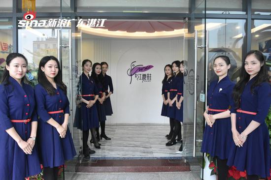 (红舞鞋舞蹈教育学校现场)