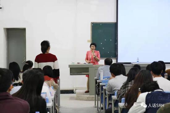 3月17日,林玉裳为韩山师范学院学生作题为《海外潮州文化的传承,以韩江家庙的修复为例》的讲座