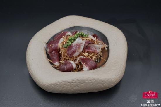 陈皮桂花风味露杰风干鸭胸 & 四川麻辣风味露杰鸭胸 (厨师刘文枝和美食家庄臣)