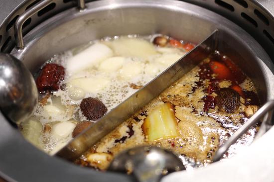 “亚洲美食地标”品鉴活动走进快乐小羊火锅餐厅