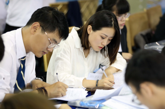  （图：苏宁1200十七期入职现场）