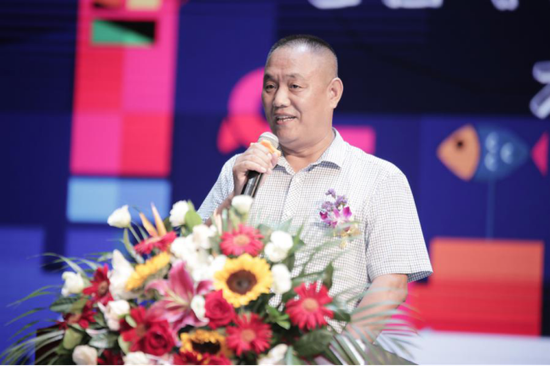 百幕影视文化传媒有限公司董事长杨光雄上台讲话