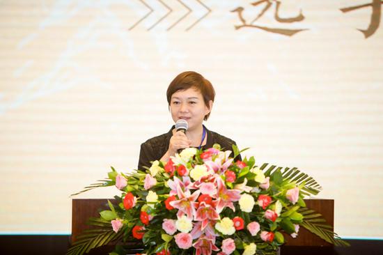 卿华女士发表参赛感言