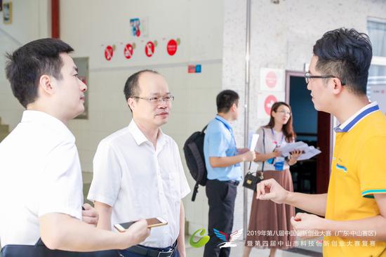 工行员工参加双创大赛复赛路演