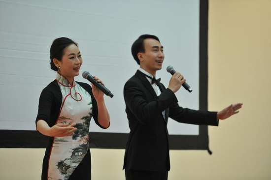 广东粤剧院党委书记、院长，国家一级演员、中国戏剧梅花奖、文华表演奖获得者曾小敏、广东粤剧院二团副团长、国家一级演员文汝清为欧洲观众现场演绎了影片中的经典唱段（图片摄影：郭求达）