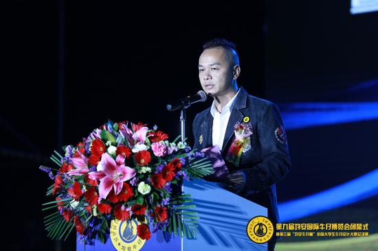 佛山市顺德区纺织服装协会会长王德生先生致辞