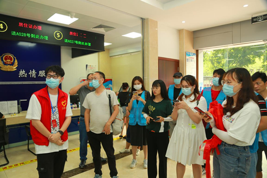 24小时自助政务服务大厅 梁琛/摄