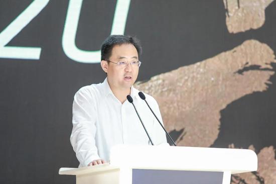 广东省地方金融监管局党组书记、局长何晓军致辞