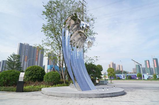张周捷作品《数字浪潮》。陈梓雯 摄
