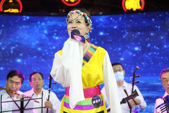 红的传人谭嘉玲