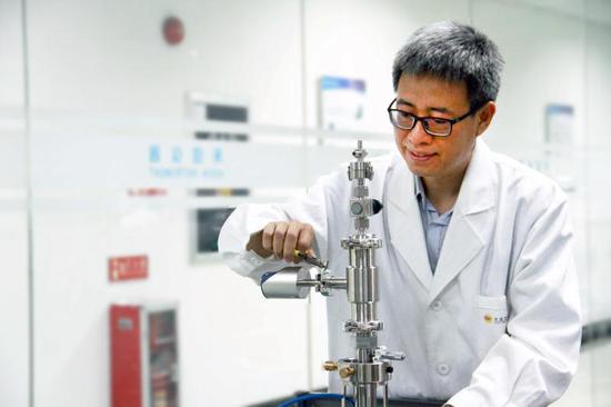 周振将“做中国人的质谱仪器”作为自己的终身奋斗目标。