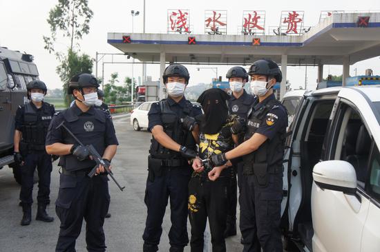 湛江公安献礼首个中国人民警察节 新浪广东 新浪网