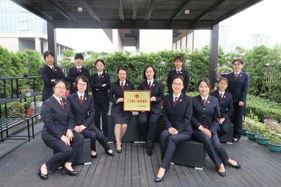在顺德区检察院,未检团队共有14名干警,其中女干警有10人,占71%,是一支名副其实的巾帼战队。顺德区检察院供图