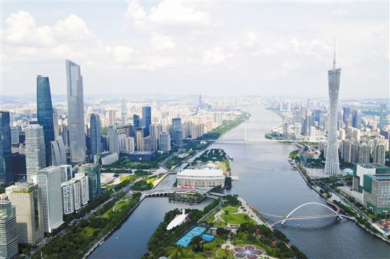 对物流枢纽集聚发展范围内的物流设施项目,优先纳入全市年度土地利用计划和供应计划。