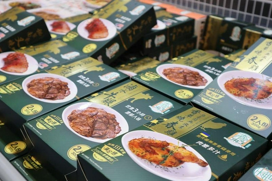 香港第十九届亚洲顶尖国际食品餐饮及酒店设备展上的卤水牛展、沙嗲牛肉、瑞士汁鸡翼等预制菜