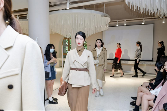 水云间2021秋冬新品走秀