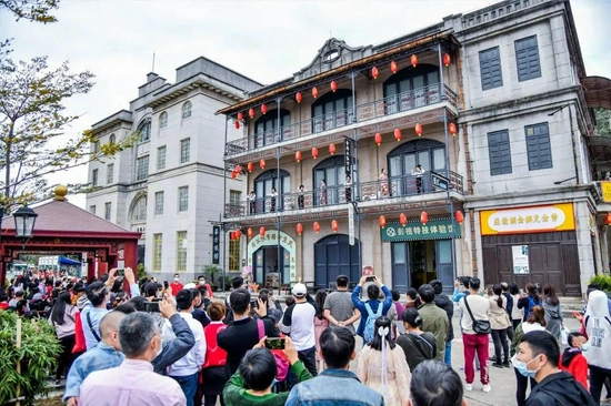 南海区各大景点人气火爆。