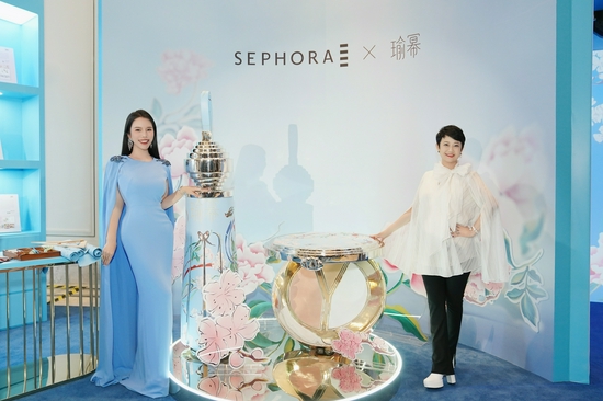 图五:瑜幂品牌创始人余晚晚(Wendy Yu)与丝芙兰大中华区总经理陈冰(Maggie Chan)