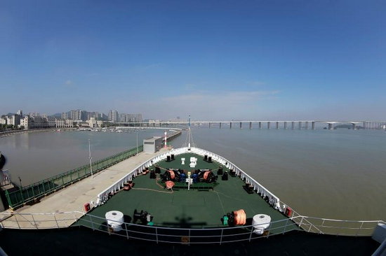 海事巡逻船“海巡09”轮，摄影：刘伟