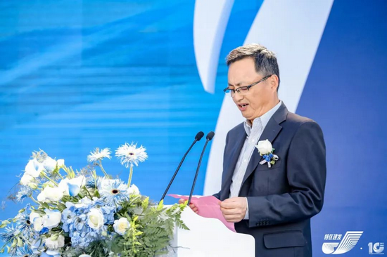 特区建发集团副总经理王华本致辞